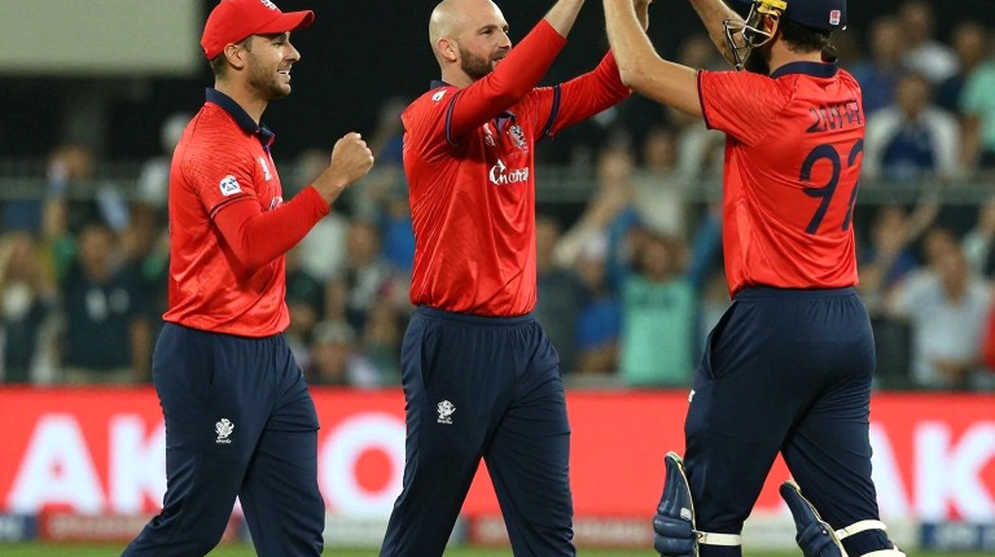 ঘড়ি, এনওসি আর জানুয়ারির ভাড়া: টি-টোয়েন্টির বাজারে বাংলাদেশি ক্রিকেটারের দাম কে ঠিক করে